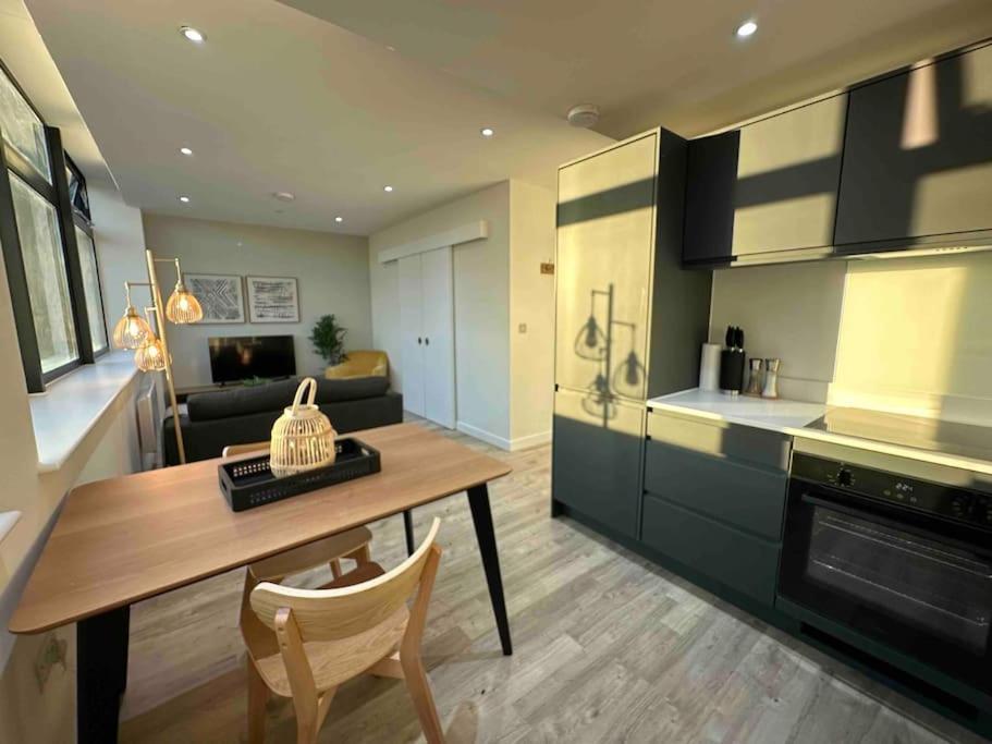 Appartement 1 Bed Flat With View Of Old Trafford à Manchester Extérieur photo