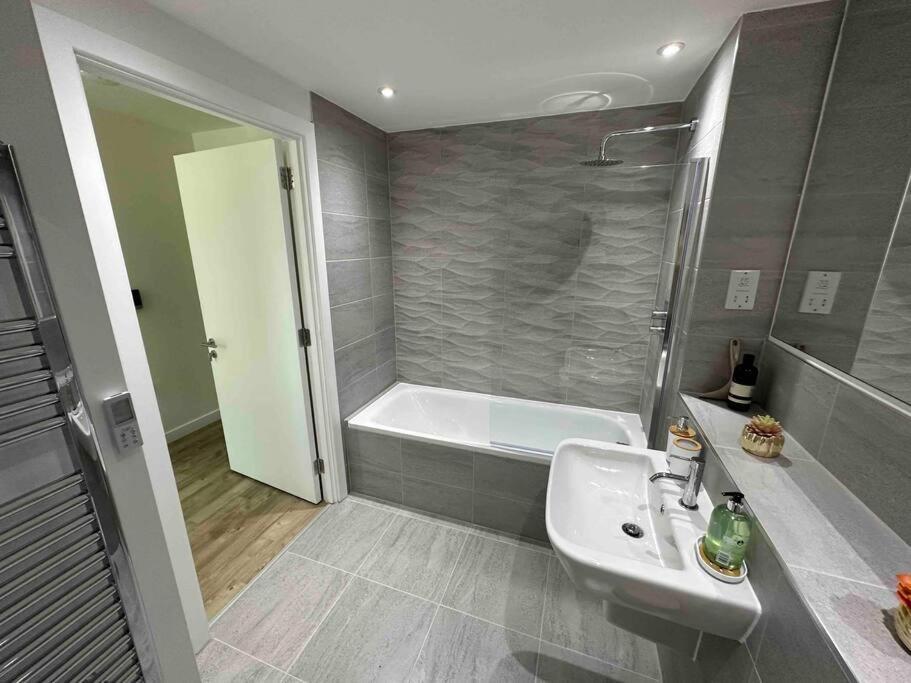 Appartement 1 Bed Flat With View Of Old Trafford à Manchester Extérieur photo